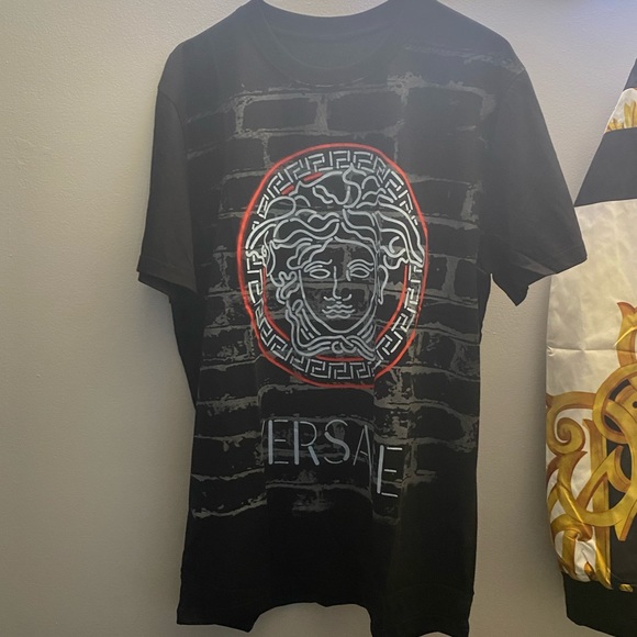 Versace t shirt - Picture 1 of 1